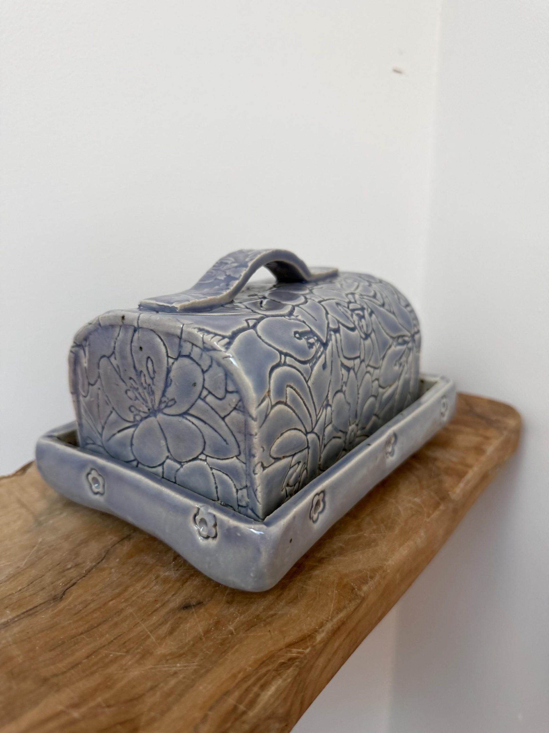 Butter Dish with lid handmade lavender - Image 4