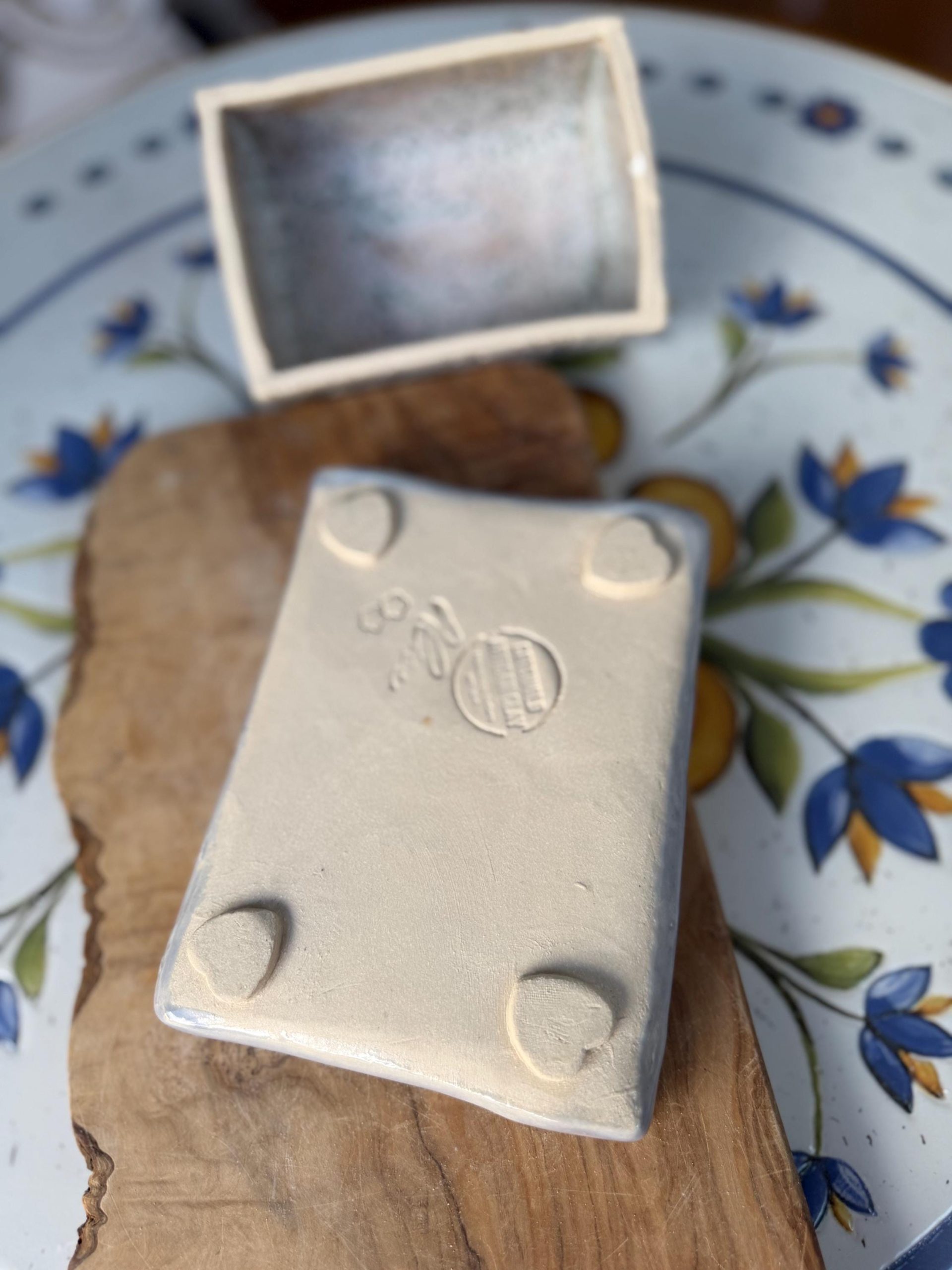 Butter Dish with lid handmade lavender - Image 6