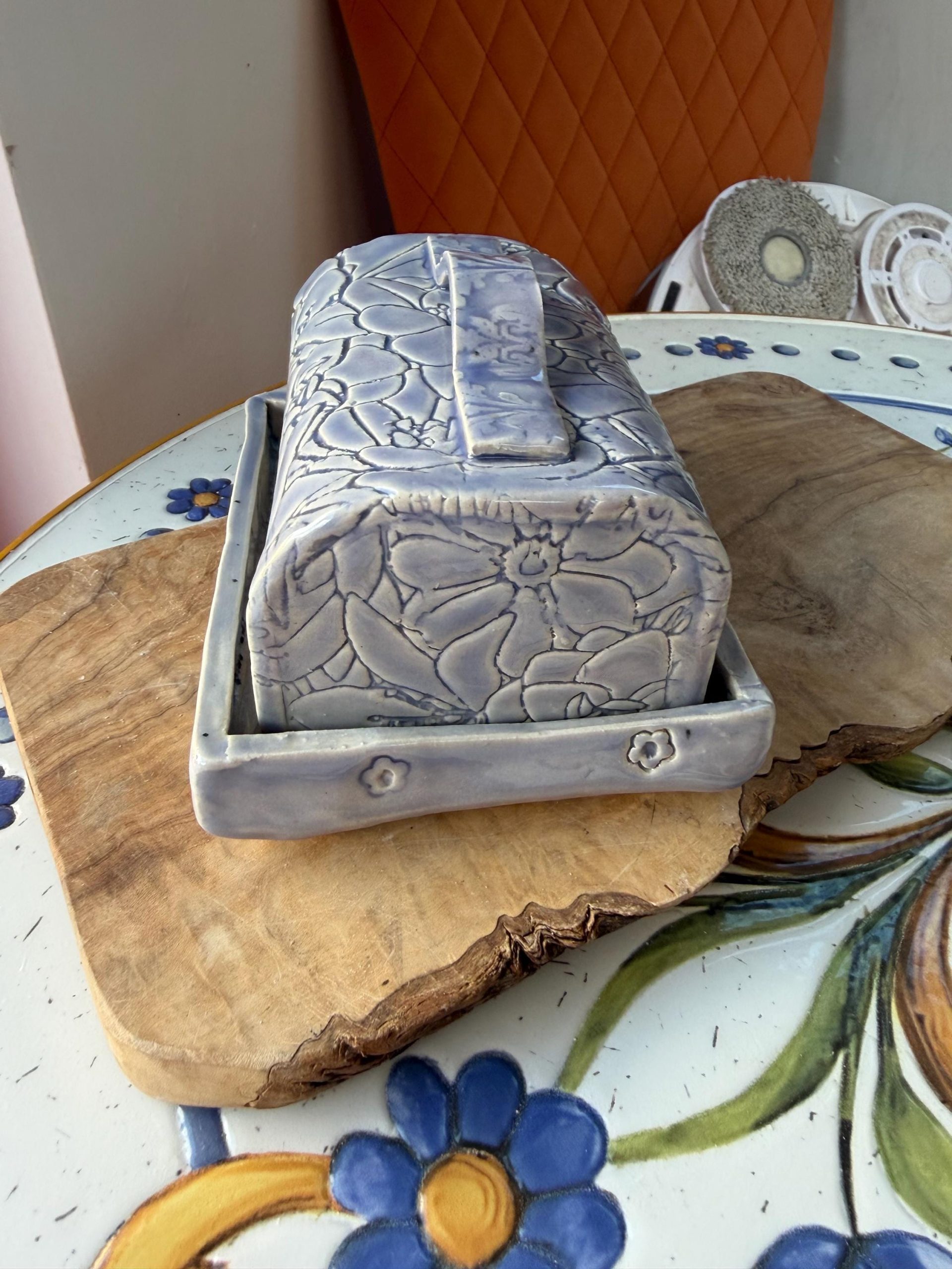 Butter Dish with lid handmade lavender - Image 2