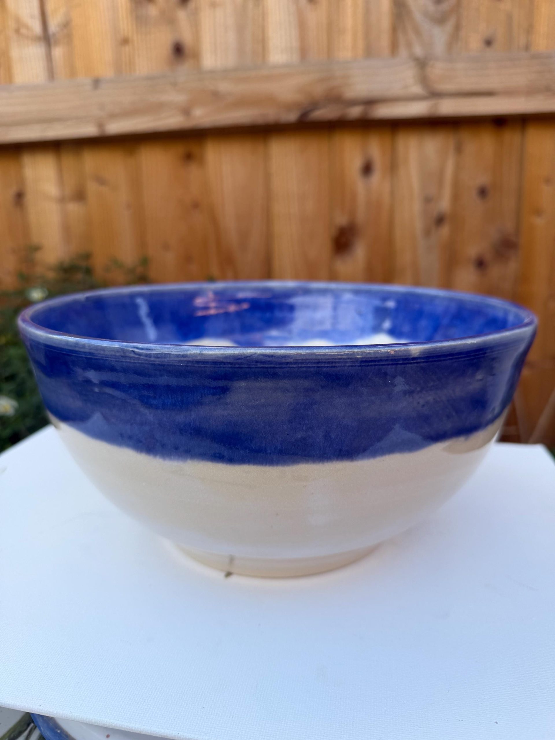Large Ceramic Salad Bowl with Built-In Grater, Handmade Stoneware 3.2 Litre - Image 4