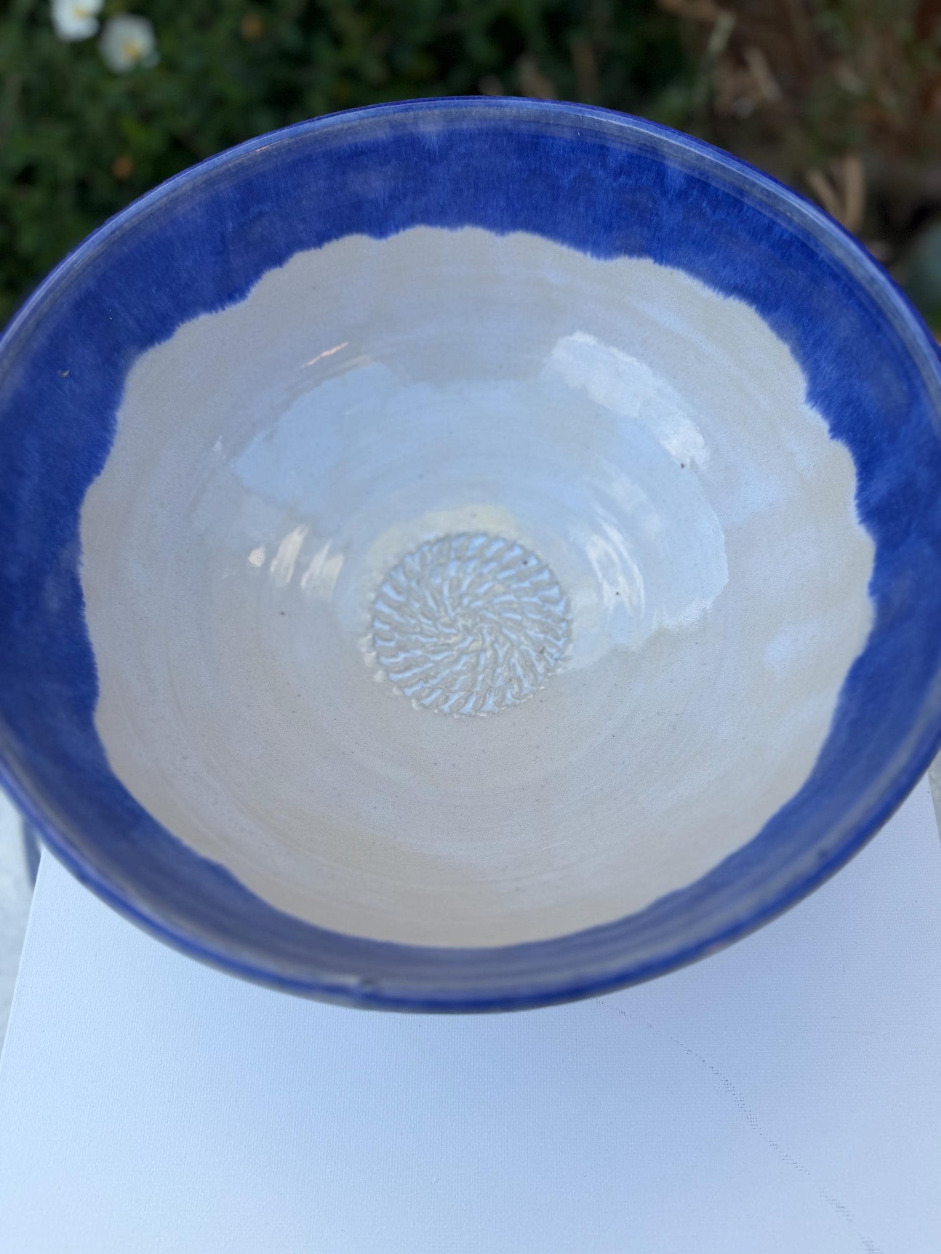 Large Ceramic Salad Bowl with Built-In Grater, Handmade Stoneware 3.2 Litre - Image 10